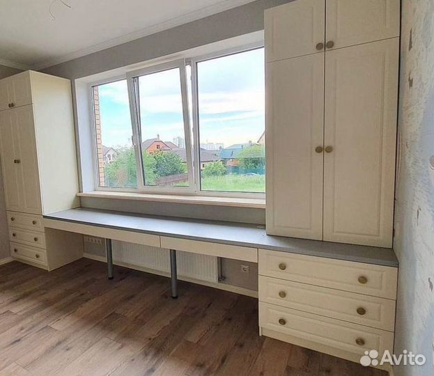 Рабочая зона у окна