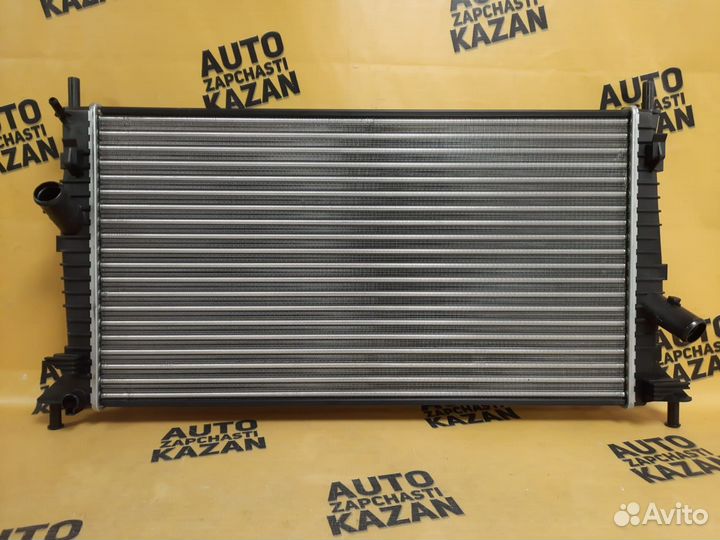 Радиатор двигателя Mazda 3 BK 2003-2009