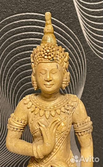 Апсара. Статуэтка из камня