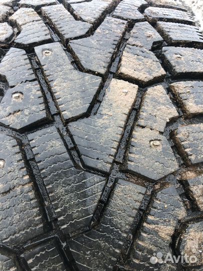 Pirelli Ice Zero 245/45 R19