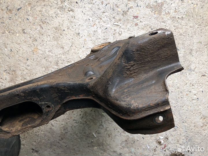 Подрамник гольф 4 Бора