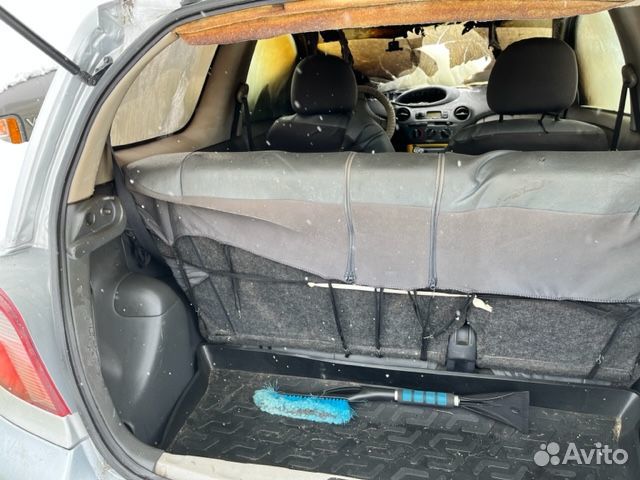 Toyota Yaris 1.0 МТ, 2002, битый, 198 000 км