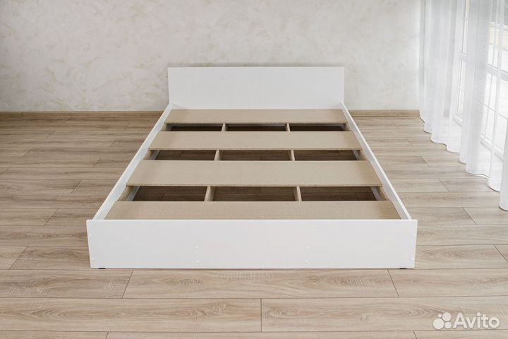 Кровать с матрасом