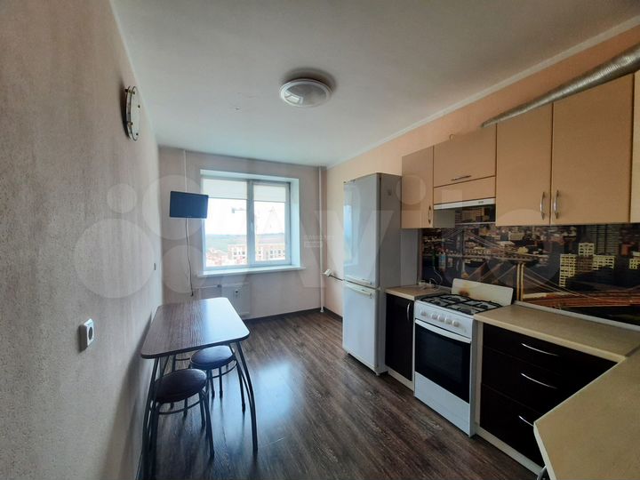 2-к. квартира, 57 м², 6/10 эт.