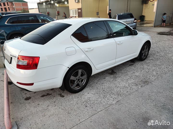 Skoda Octavia 1.6 МТ, 2015, 365 000 км