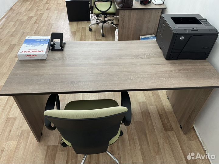 Офисный стол