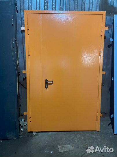 Дверь входная техническая