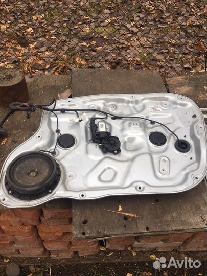 Стеклоподьемник передний правый Kia Ceed 2010