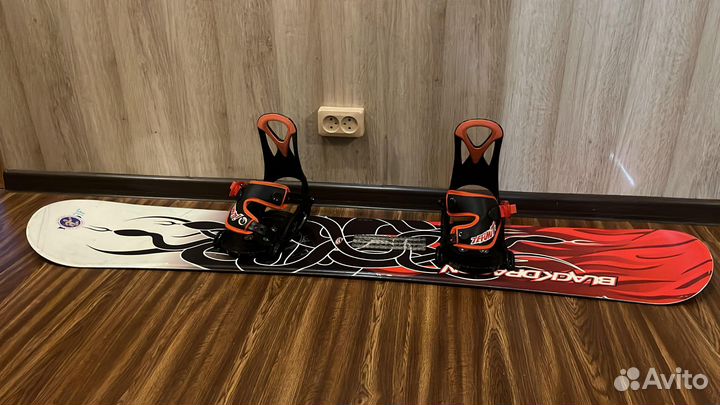 Сноуборд с креплениями 140