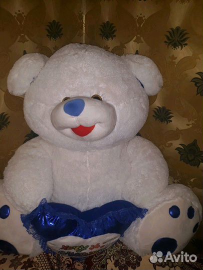 Плюшевый медведь большой