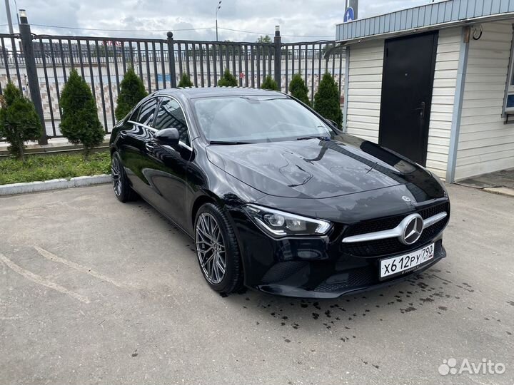 Оригинальная решетка радиатора Mercedes CLA W118