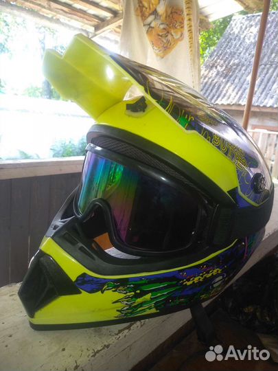 Шлем кроссовый