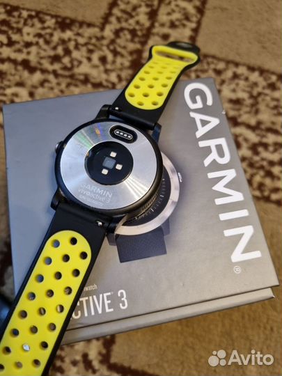 Умные и спортивные часы Garmin vivoactive 3