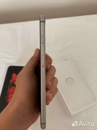 Телефон iPhone 6s plus