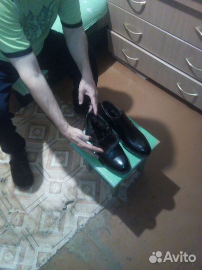 Продам ботинки