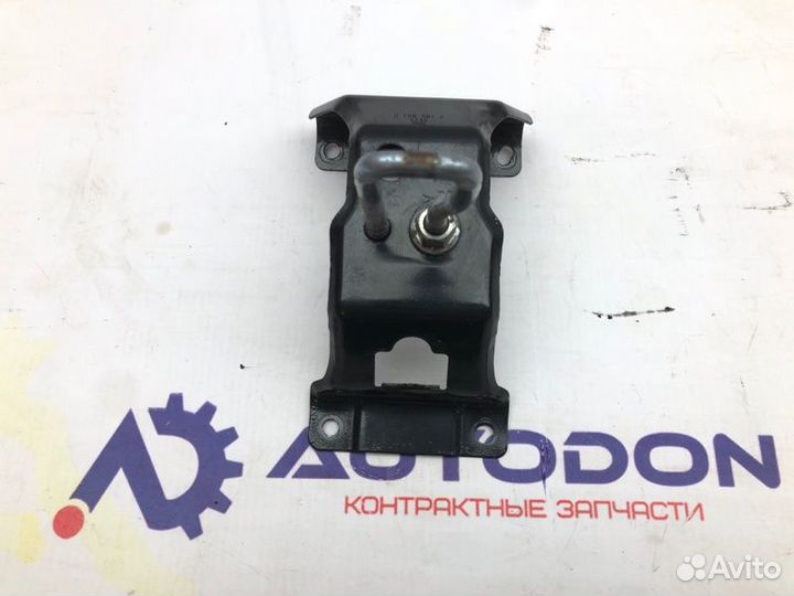 Замок капота правый Bmw X5 E70