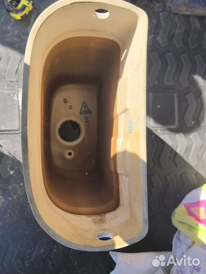 Бачок для унитаза 13 см отверстия