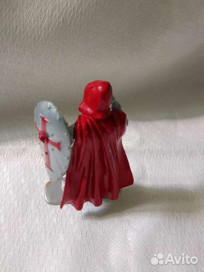 Фигурки рыцарей