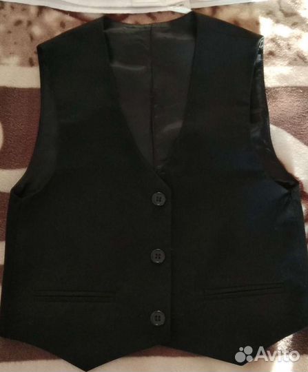 Рубашка с жилеткой и брюки