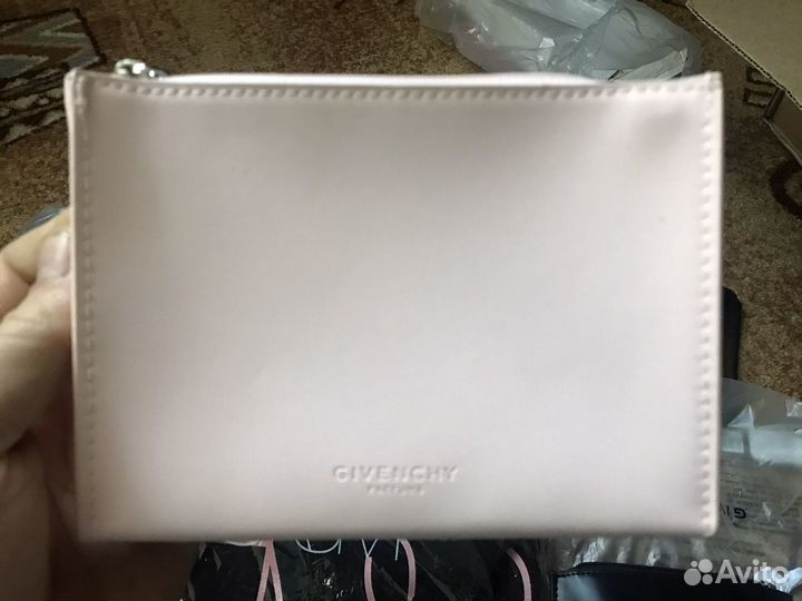 Косметички Givenchy, Clarins