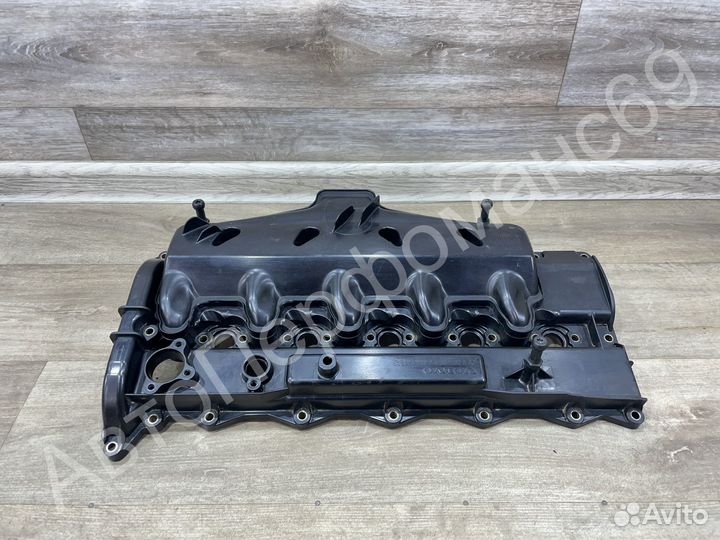 Клапанная крышка Volvo XC60 XC90 XC70 S80 S60 V70