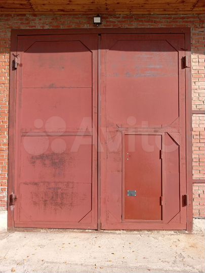 Гараж, > 30 м²