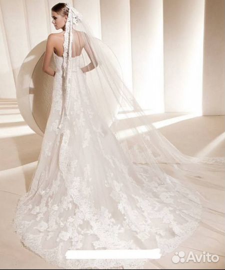 Испанское свадебное платье La Sposa со шлейфом