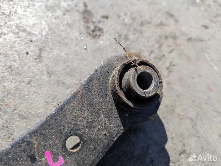 Рычаг Mitsubishi Lancer CS2A 4G15 Лев. Задн