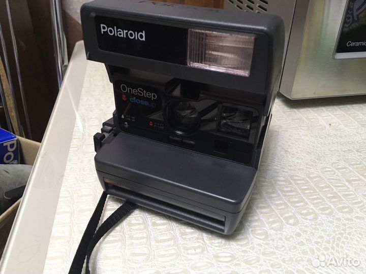 Polaroid OneStep close up