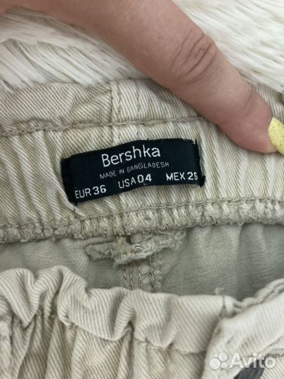 Джинсы bershka