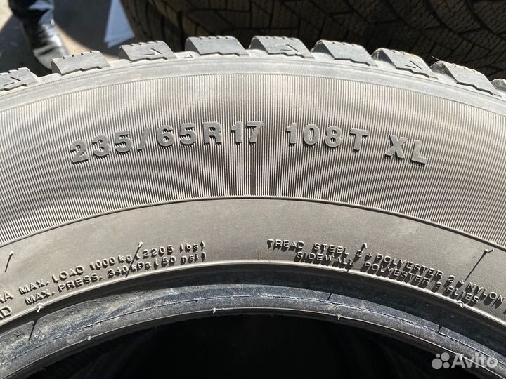 Kumho I'Zen KW22 235/65 R17 108T