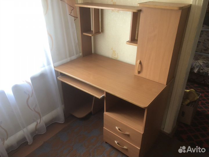 Компьютерный стол