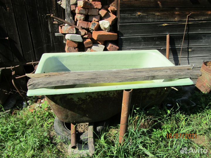 Чуг. ванна 200л.баки,трубы печные
