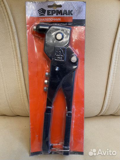 Клеевой электрический пистолет и заклёпочник