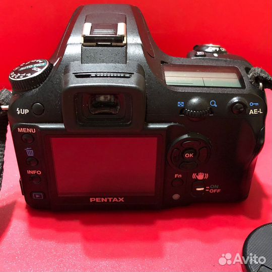 Зеркальный фотоаппарат Pentax K100D