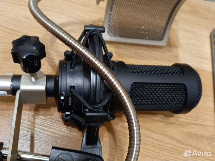 Студийный микрофон Audio Technica AT2035 комплект