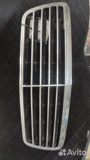 Решетка радиатора Mercedes-Benz E 210 Avangard