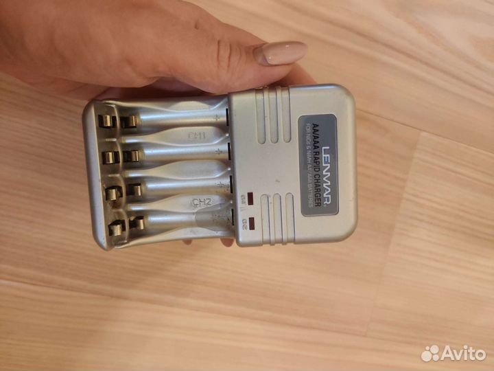 Зарядное устройство Lenmar PRO-290