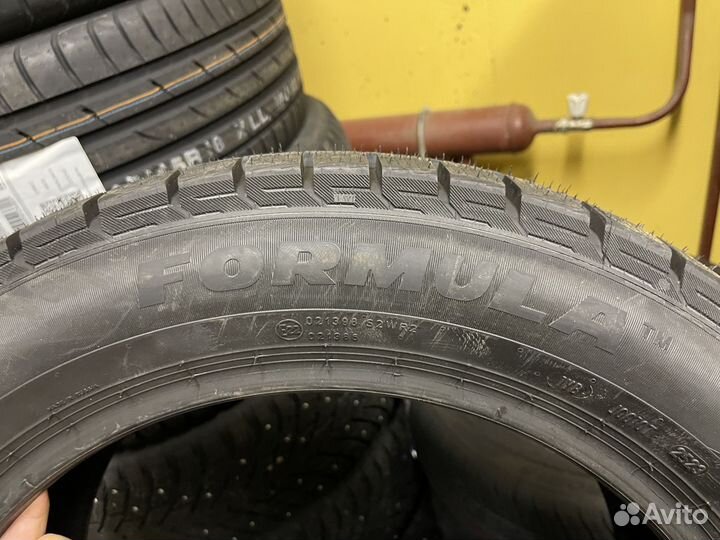 Pirelli Formula Ice FR 235/55 R18 104T