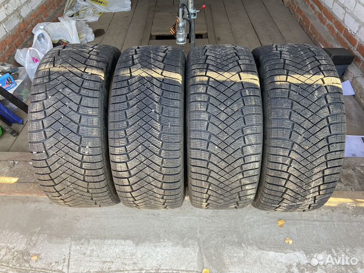 Pirelli Ice Zero 255/45 R20 105H