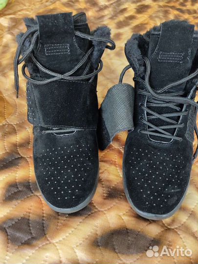 Кроссовки, высокие ботинки