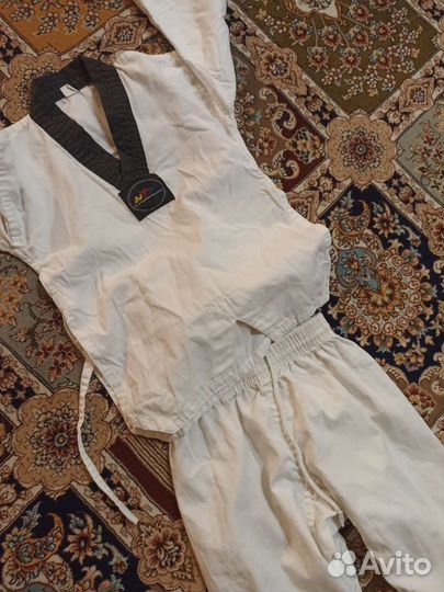 Форма для тхэквондо 140