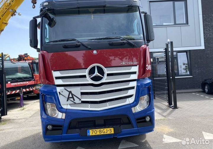 Pазбираем грузовик Mercedes-Benz Actros mpiv с 201