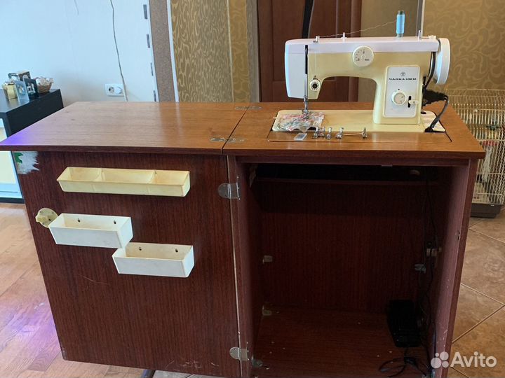 Швейная машина Чайка 132 М