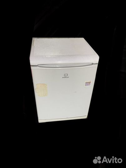 Холодильник бу маленький indesit