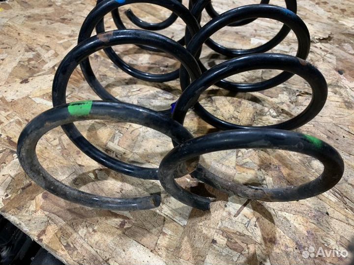 Пружина передняя Volvo V50 S40 B5254T 2008-2012