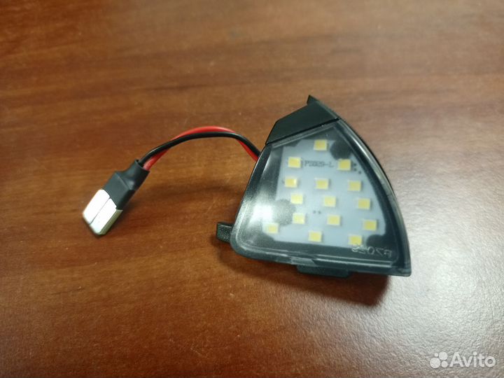 Подсветка в зеркала Volkswagen Golf 5,Passat B6,Je