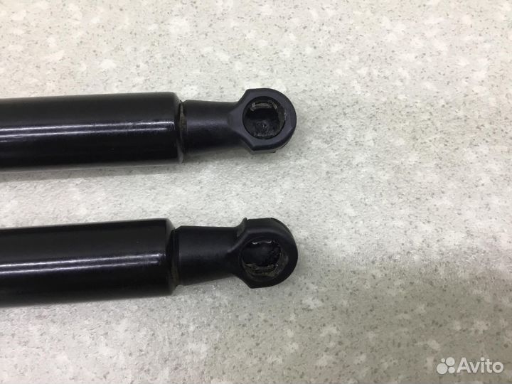 Амортизатор двери багажника, Renault Duster II 2021 904522228R