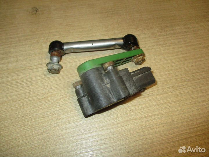 Датчик регулировки просвета VW Touareg 2 (7P)