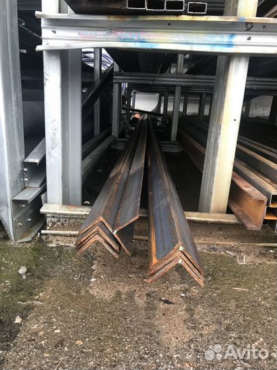 Металлический уголок